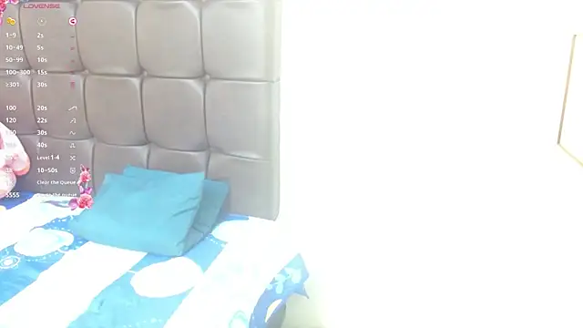 juliana soto1 online show from November 2025 01:01:02 PM