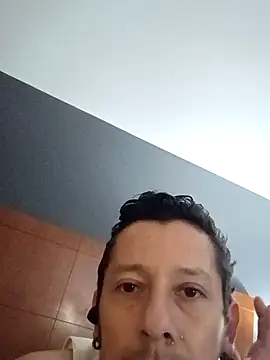 tonder69 online show from February 2026 05:05:02 PM