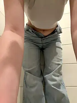 Cumonmme online show from January 2026 08:25:01 PM