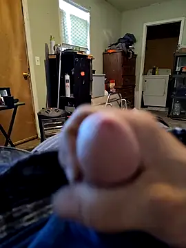 Wolfyking95 online show from November 2025 08:11:02 PM