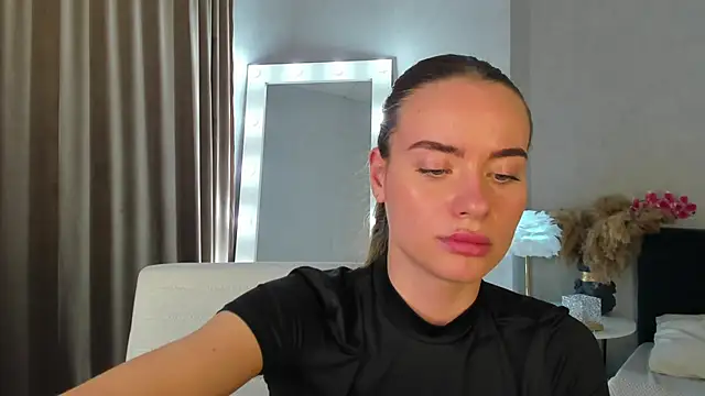 Ameli Povilain online show from October 2025 11:43:01 AM