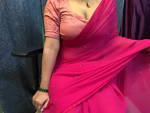 YoursSuku online show from October 2025 06:15:02 PM