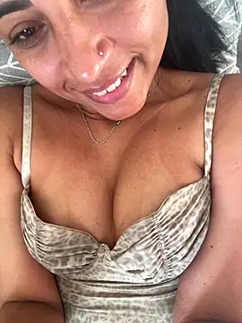 Katianesantos online show from September 2025 09:42:02 AM