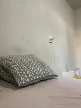 Katianesantos online show from October 2025 06:08:01 PM