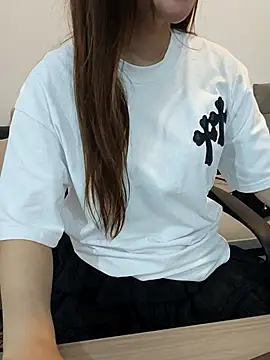 Snapshot of susu_baby chatting on April 2026 12:26:02 PM susu baby online show from April 2026 12:26:02 PM