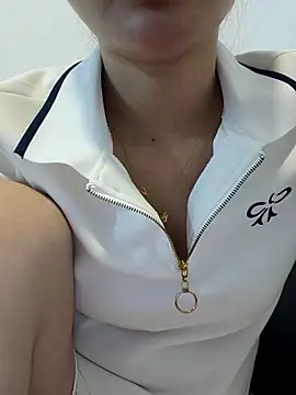 Snapshot of susu_baby chatting on May 2026 01:18:02 PM susu baby online show from May 2026 01:18:02 PM