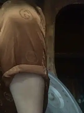 Lonnina online show from October 2025 01:25:01 AM