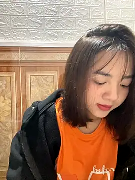 Lonnina online show from October 2025 01:53:02 AM