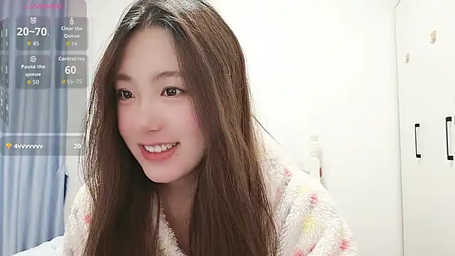 Luna 868 online show from November 2025 04:29:02 PM