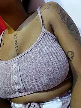 Snapshot of kdfoxxx chatting on September 2025 01:50:01 AM kdfoxxx online show from September 2025 01:50:01 AM