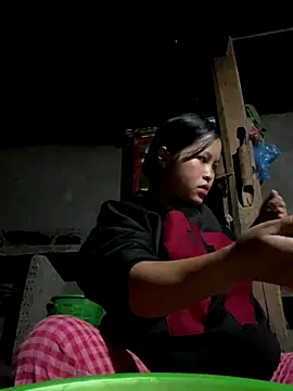 O o UwU o O online show from November 2025 01:44:01 AM