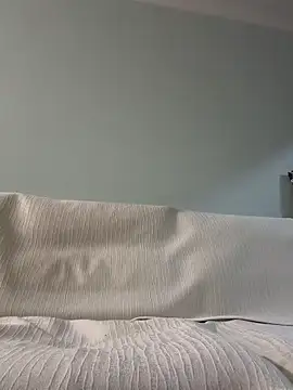 miniyellower online show from October 2025 12:02:02 PM