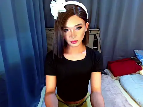 Petite HugeCock online show from December 2025 06:46:02 PM