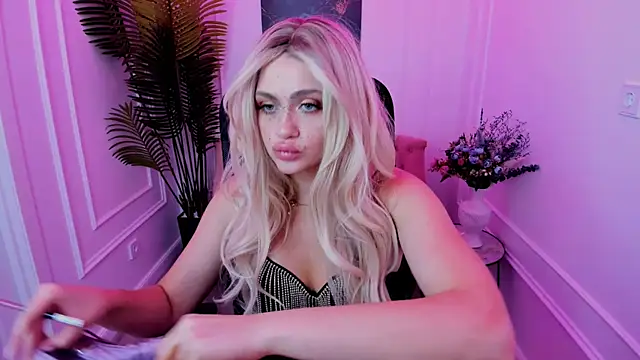 LeslieMineg online show from September 2025 02:28:01 PM