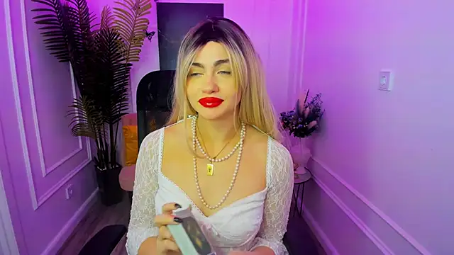 LeslieMineg online show from November 2025 08:22:02 PM