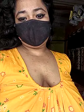 Smile-quien online show from October 2025 10:49:01 AM