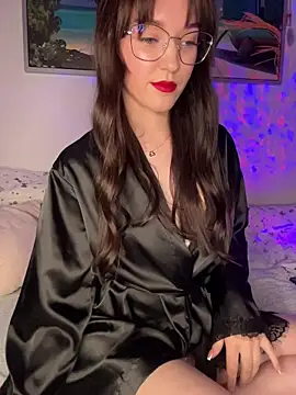 Veliora online show from May 2026 05:43:02 PM