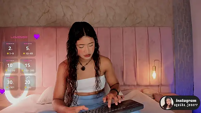 Snapshot of agatha_jener chatting on April 2026 11:37:01 AM agatha jener online show from April 2026 11:37:01 AM