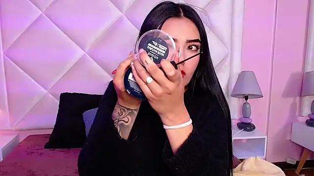 Miaa Smithh   online show from November 2025 12:27:01 PM