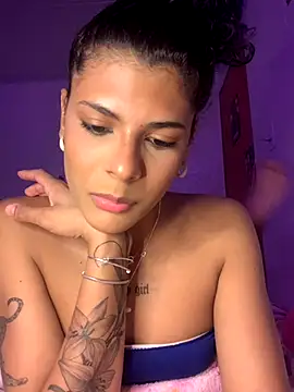 luluzinhax online show from November 2025 07:12:02 PM