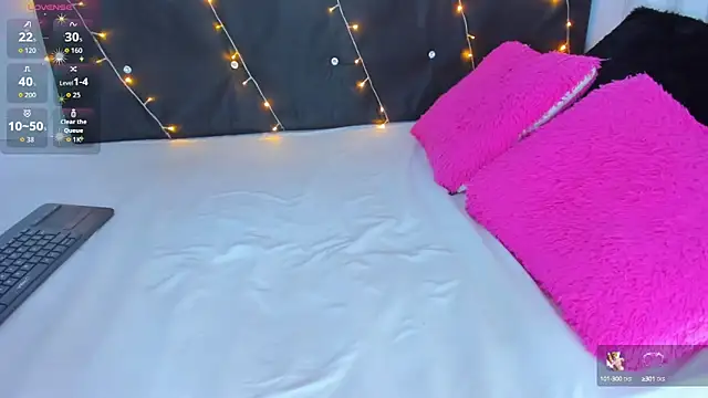 Danaa moore  online show from October 2025 09:44:01 PM