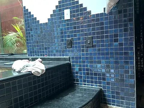 chrisalmeid  online show from December 2025 10:54:01 AM