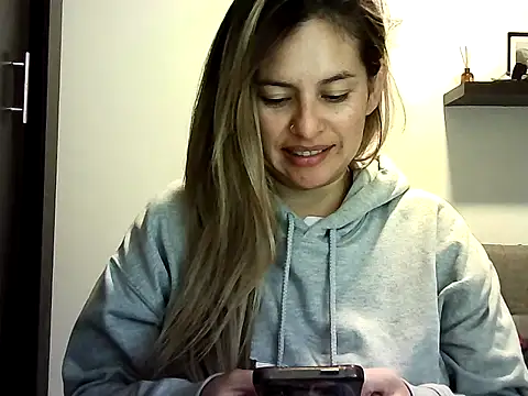 Valery  Rouse  online show from May 2026 12:03:02 PM