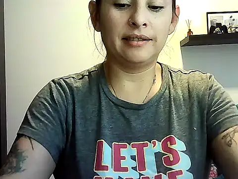Valery  Rouse  online show from June 2026 04:39:02 PM