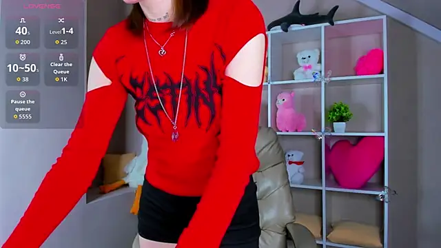 Lynn Martin online show from December 2025 12:27:01 AM