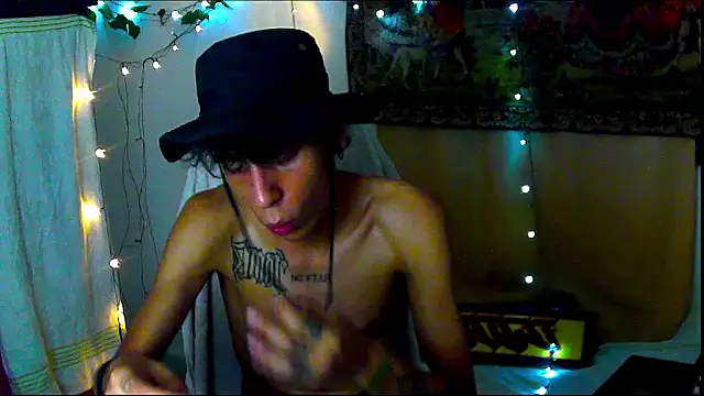 Crxxxsh online show from September 2025 07:54:01 AM