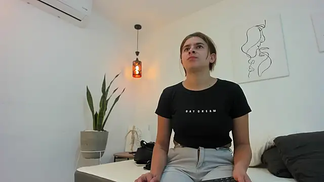 kaylajhonnes6 online show from November 2025 01:43:01 PM