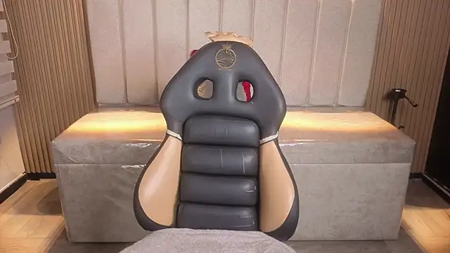  Mia Evans 1 online show from April 2026 07:58:01 PM