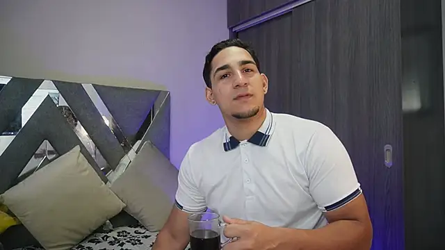 massimo vidal  online show from September 2025 03:11:01 AM