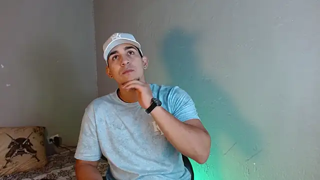 massimo vidal  online show from November 2025 04:01:01 AM