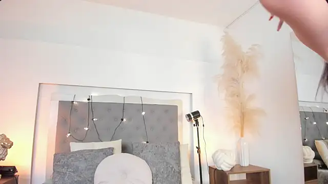 lea walkerr online show from February 2026 07:26:02 PM