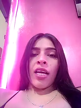 Snapshot of SaraBust chatting on September 2025 05:16:01 PM SaraBust online show from September 2025 05:16:01 PM