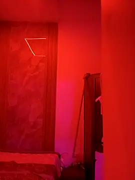 Snapshot of SaraBust chatting on October 2025 02:25:02 AM SaraBust online show from October 2025 02:25:02 AM