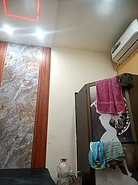 Snapshot of SaraBust chatting on October 2025 02:39:01 PM SaraBust online show from October 2025 02:39:01 PM