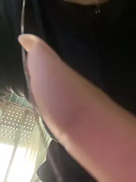 Snapshot of lulizoee chatting on September 2025 06:42:01 PM lulizoee online show from September 2025 06:42:01 PM