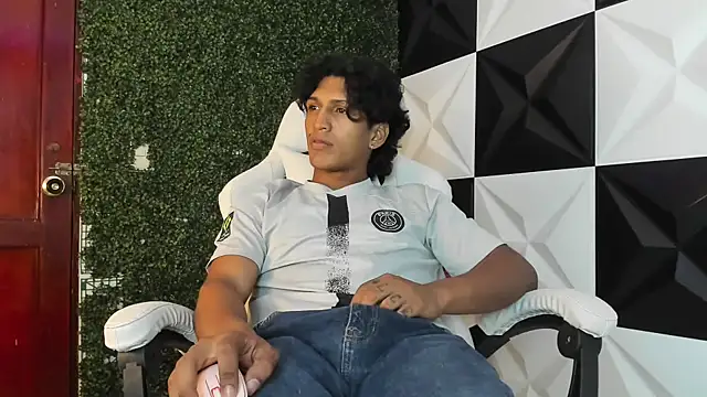 bull cam online show from November 2025 07:14:02 PM