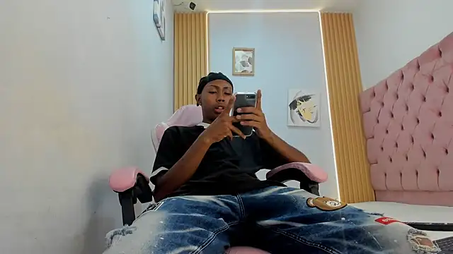 Jax Maliq online show from October 2025 02:33:01 AM