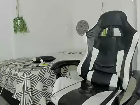 Jax Maliq online show from November 2025 03:39:01 AM