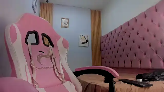 Jax Maliq online show from November 2025 02:45:02 AM