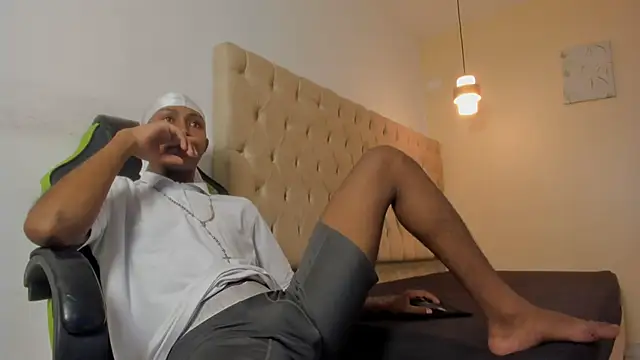 Jax Maliq online show from November 2025 02:53:02 AM