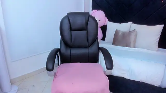 kate lua online show from November 2025 11:54:02 AM