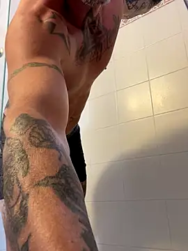 Snapshot of MagicLex1 chatting on October 2025 05:19:01 PM MagicLex1 online show from October 2025 05:19:01 PM