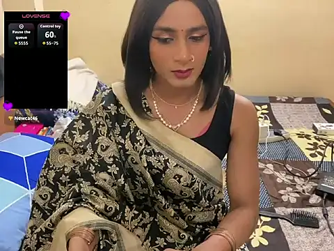 Snapshot of LuvLayla chatting on April 2026 08:31:02 PM LuvLayla online show from April 2026 08:31:02 PM
