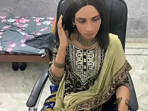 LuvLayla online show from August 2026 10:24:02 PM