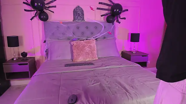 ALICESANDOVAL online show from November 2025 11:32:02 AM