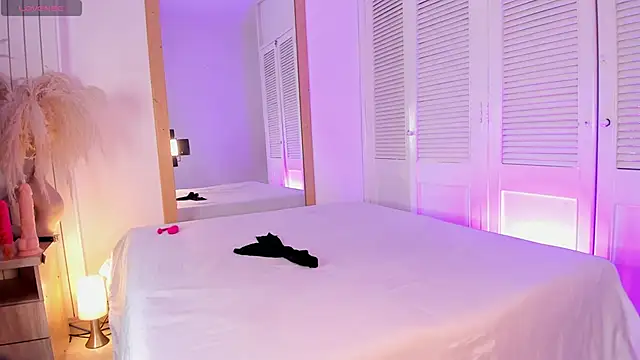 ALICESANDOVAL online show from April 2026 11:57:01 AM